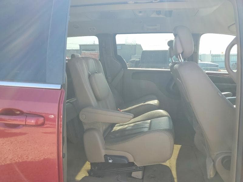 2016 CHRYSLER TOWN & COUNTRY TOURING 11