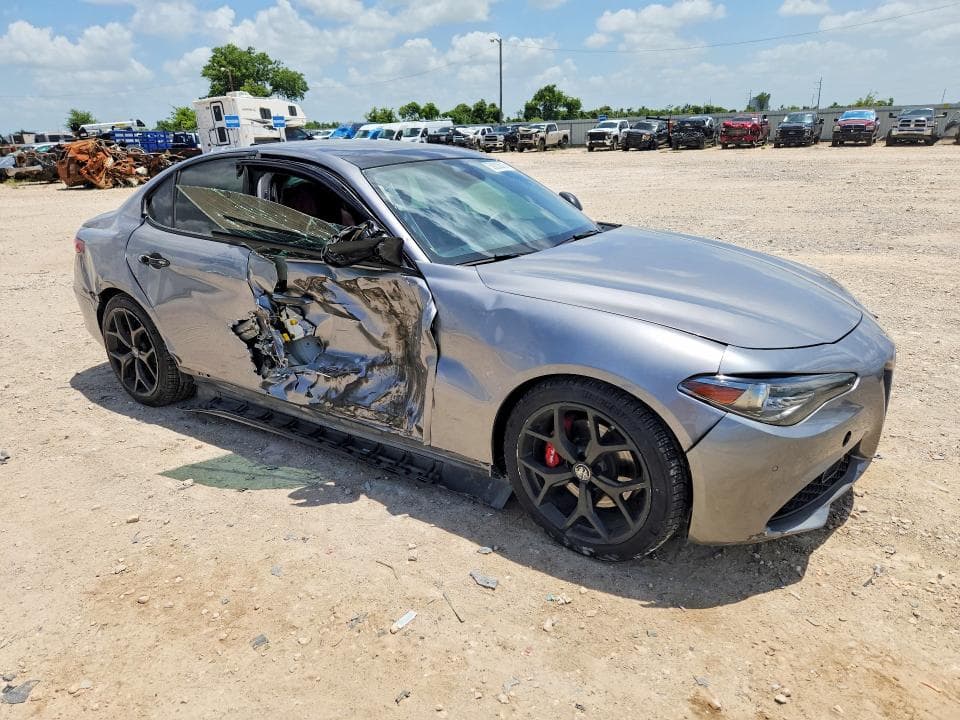 2020 ALFA ROMEO GIULIA TI 4