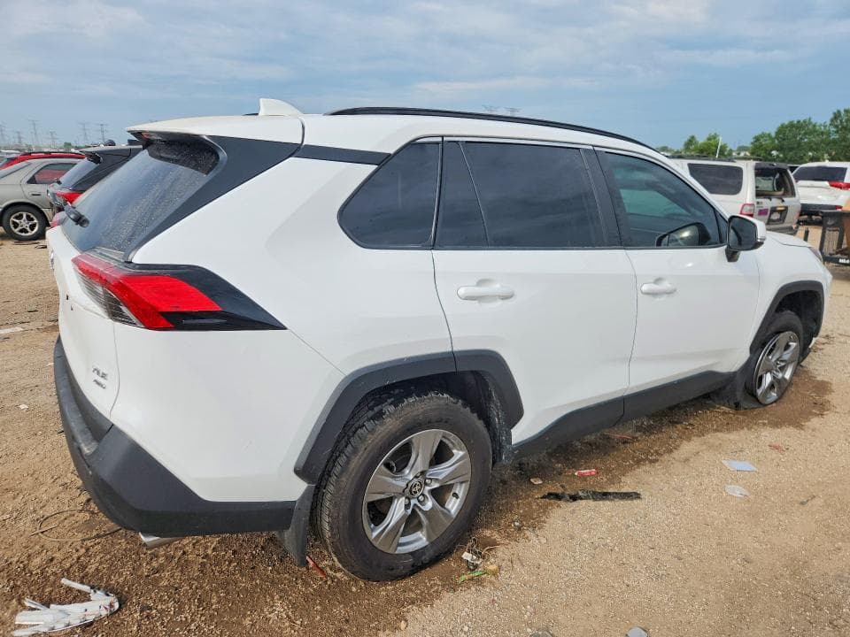 2025 TOYOTA RAV4 XLE XLE 3