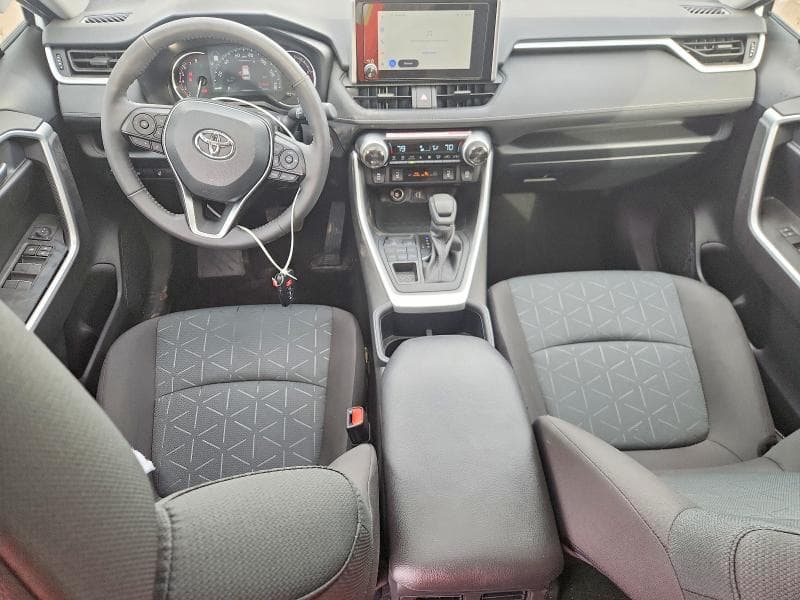 2025 TOYOTA RAV4 XLE XLE 8