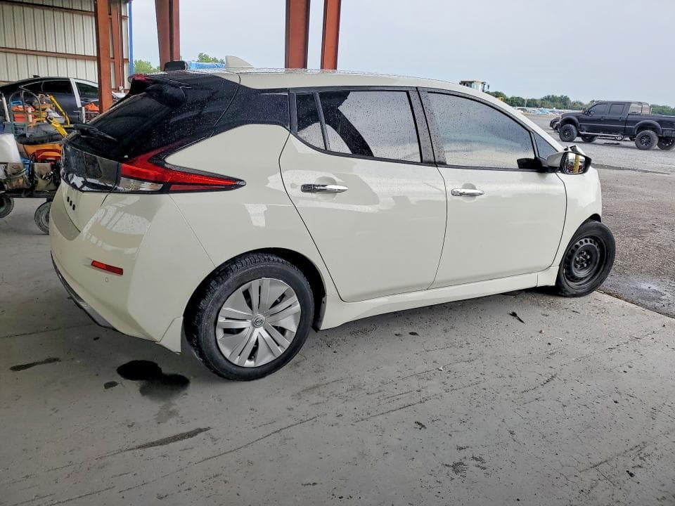 2023 NISSAN LEAF S 3