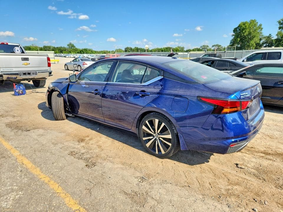 2022 NISSAN ALTIMA SR 2