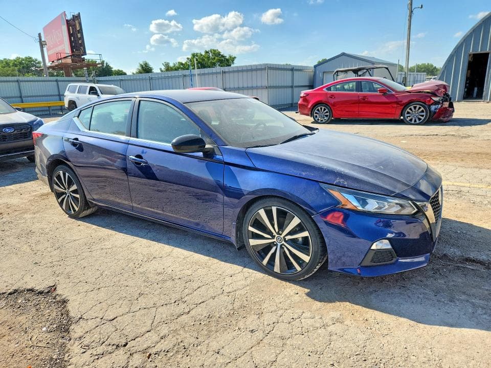 2022 NISSAN ALTIMA SR 4