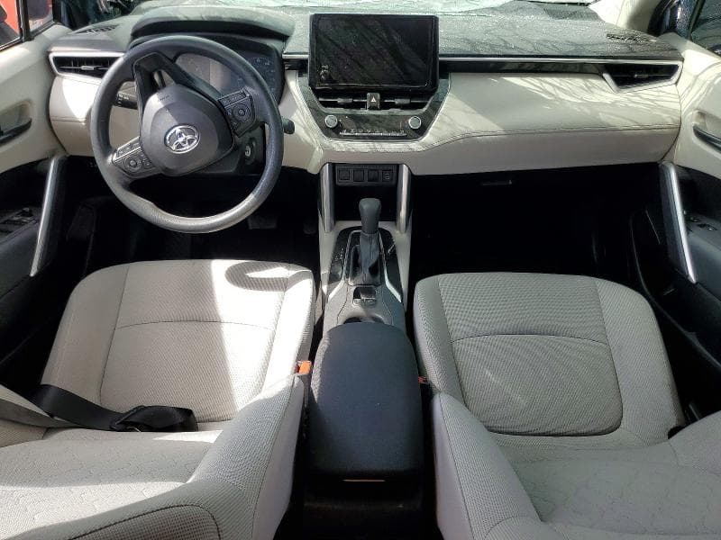 2024 TOYOTA COROLLA CROSS L 8