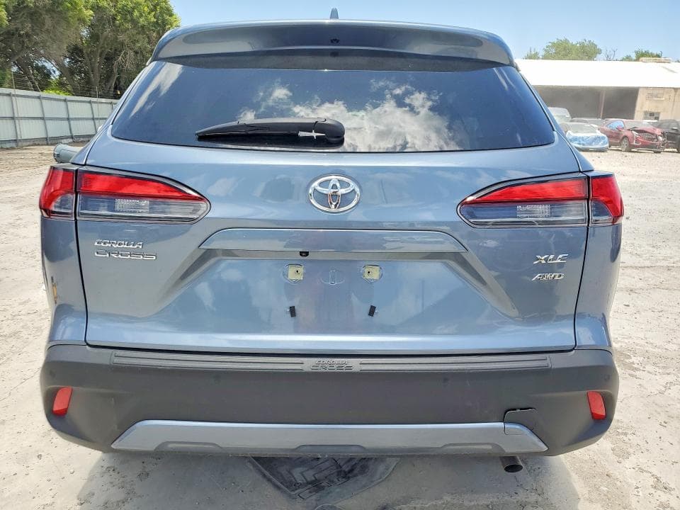 2024 TOYOTA COROLLA CROSS XLE 6