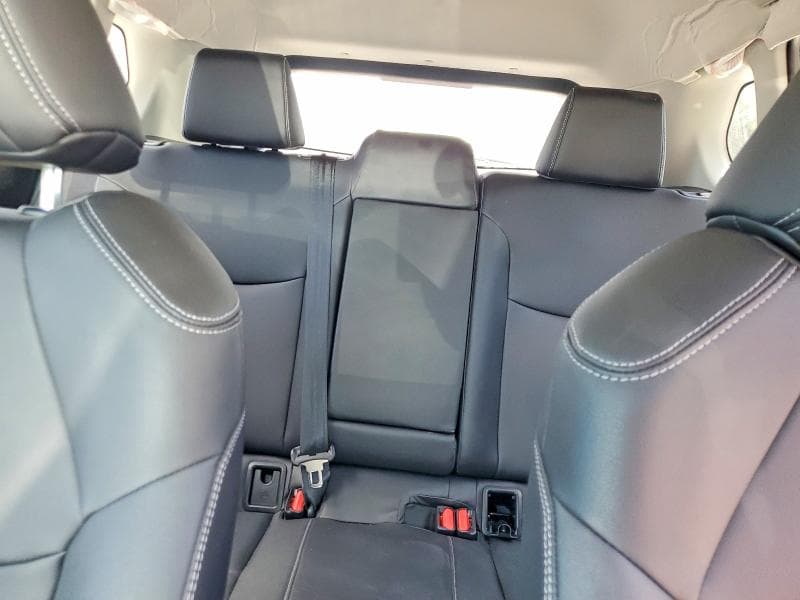 2024 TOYOTA COROLLA CROSS XLE 10