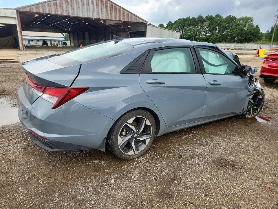 2023 HYUNDAI ELANTRA SEL 3