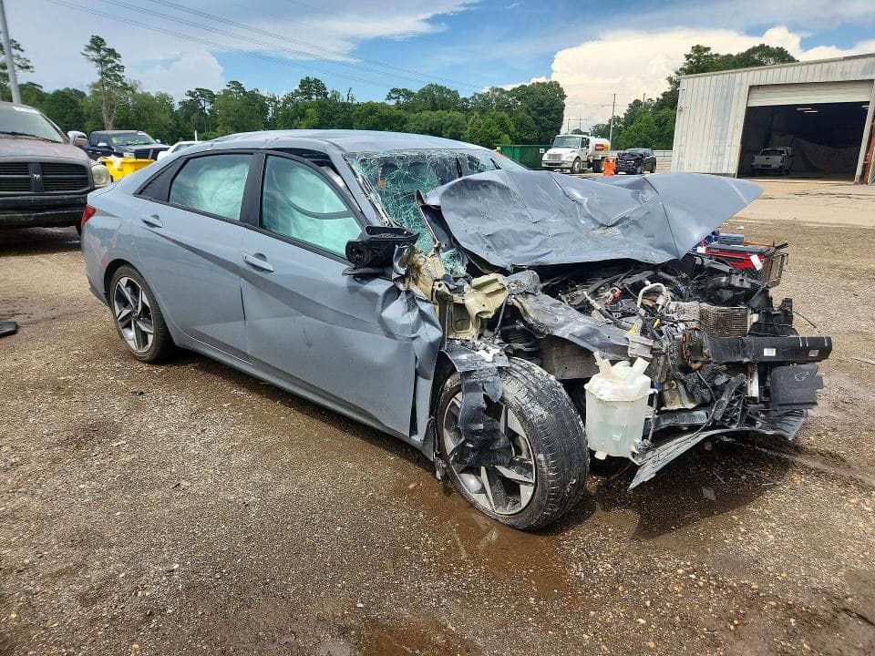 2023 HYUNDAI ELANTRA SEL 4