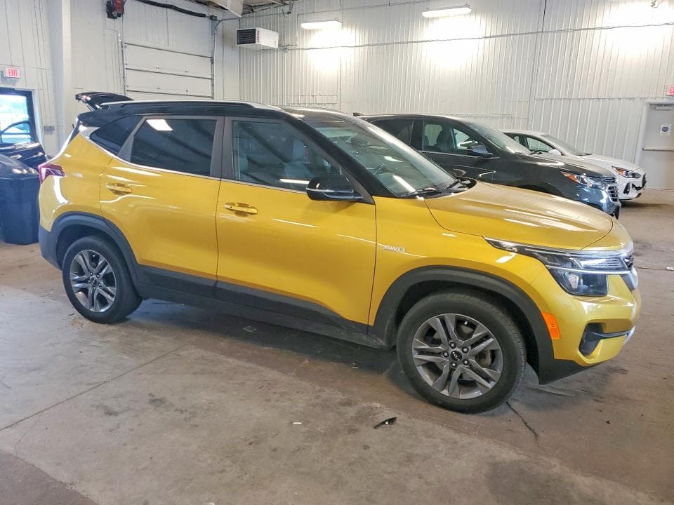2022 KIA SELTOS S S 4