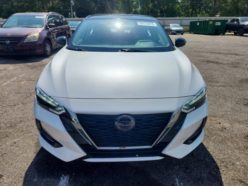 2022 NISSAN SENTRA SR 5