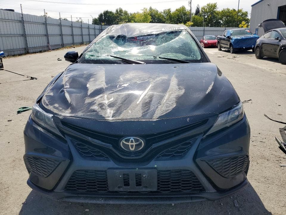 2022 TOYOTA CAMRY SE SE 5
