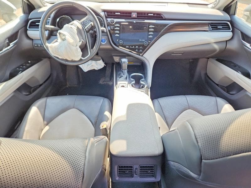 2020 TOYOTA CAMRY XLE XLE 8