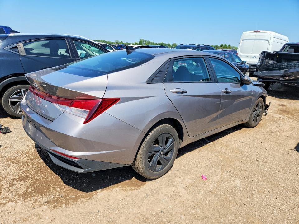 2023 HYUNDAI ELANTRA SEL 3