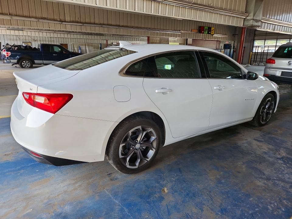 2023 CHEVROLET MALIBU LT 3
