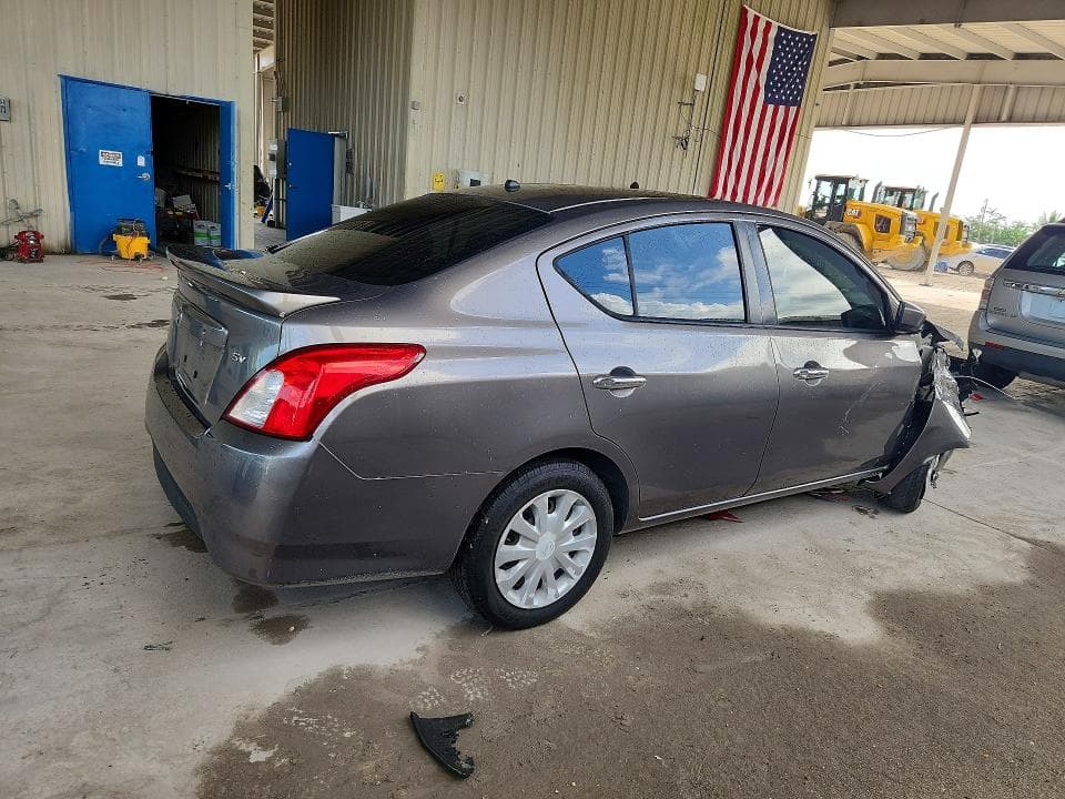 2017 NISSAN VERSA 1.6 SV 3
