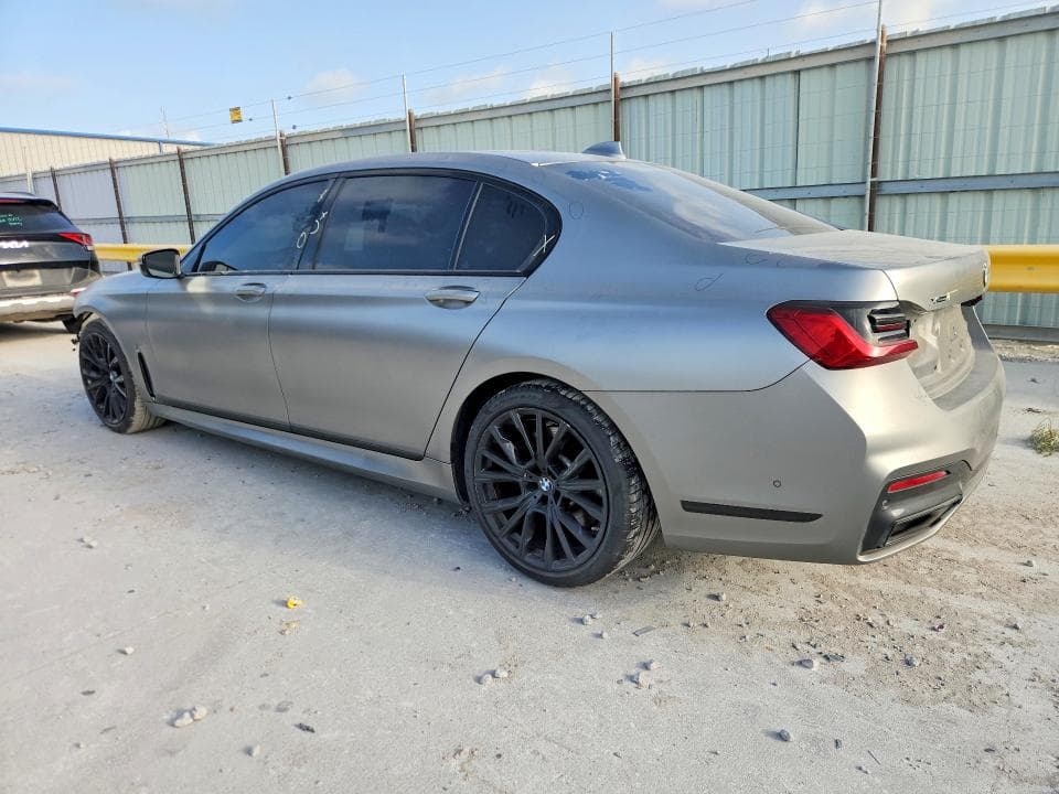 2022 BMW 750 XI 2