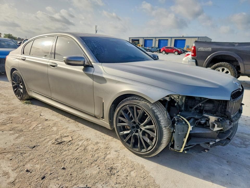 2022 BMW 750 XI 4