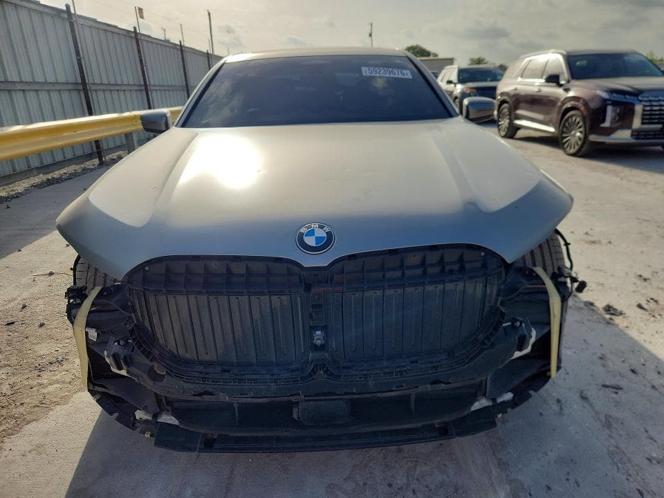 2022 BMW 750 XI 5