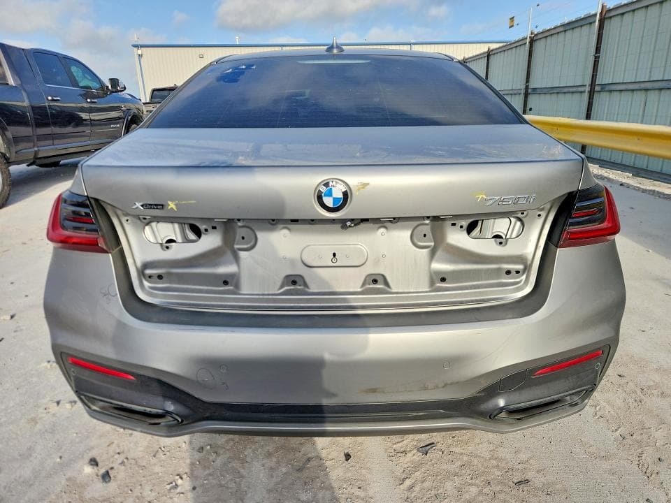 2022 BMW 750 XI 6