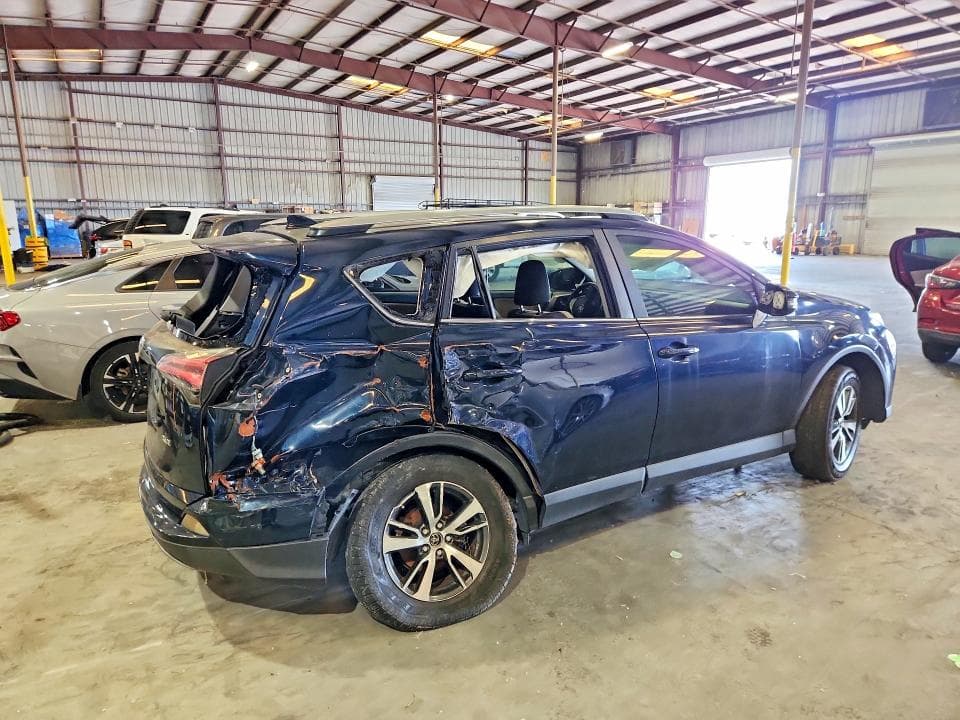 2017 TOYOTA RAV4 XLE XLE 3