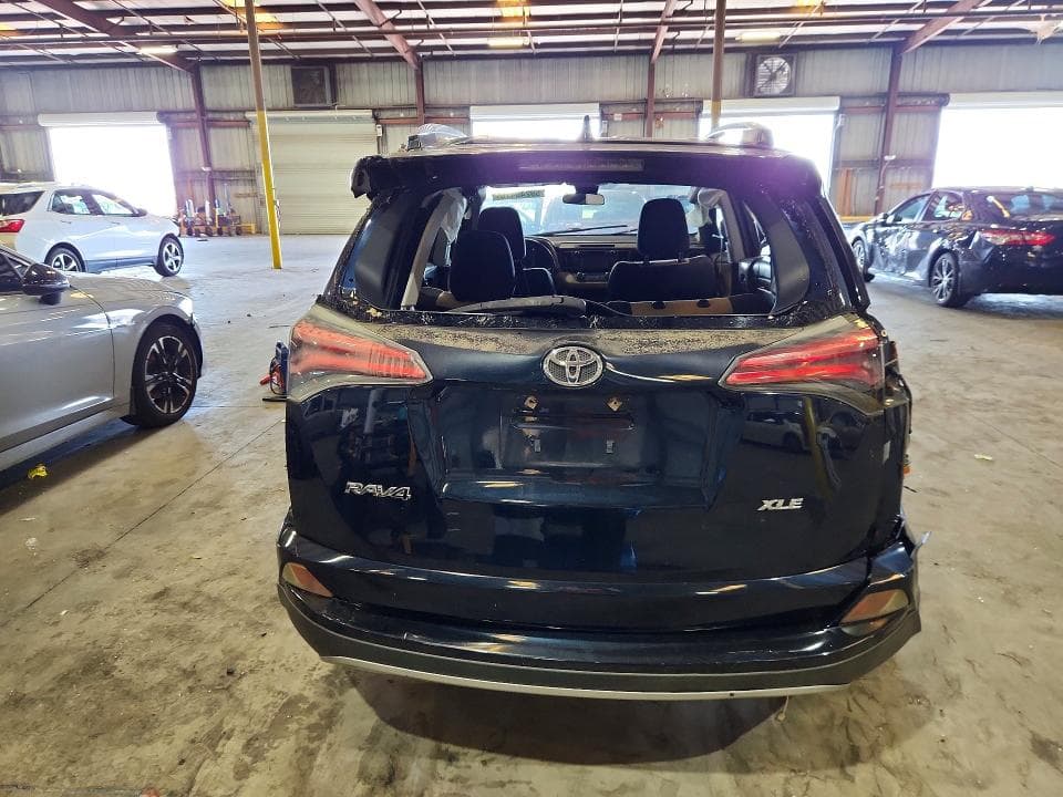 2017 TOYOTA RAV4 XLE XLE 6