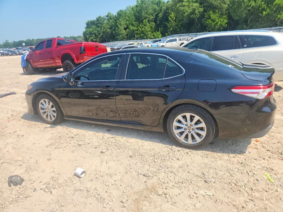 2020 TOYOTA CAMRY LE 2