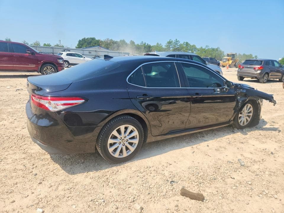 2020 TOYOTA CAMRY LE 3
