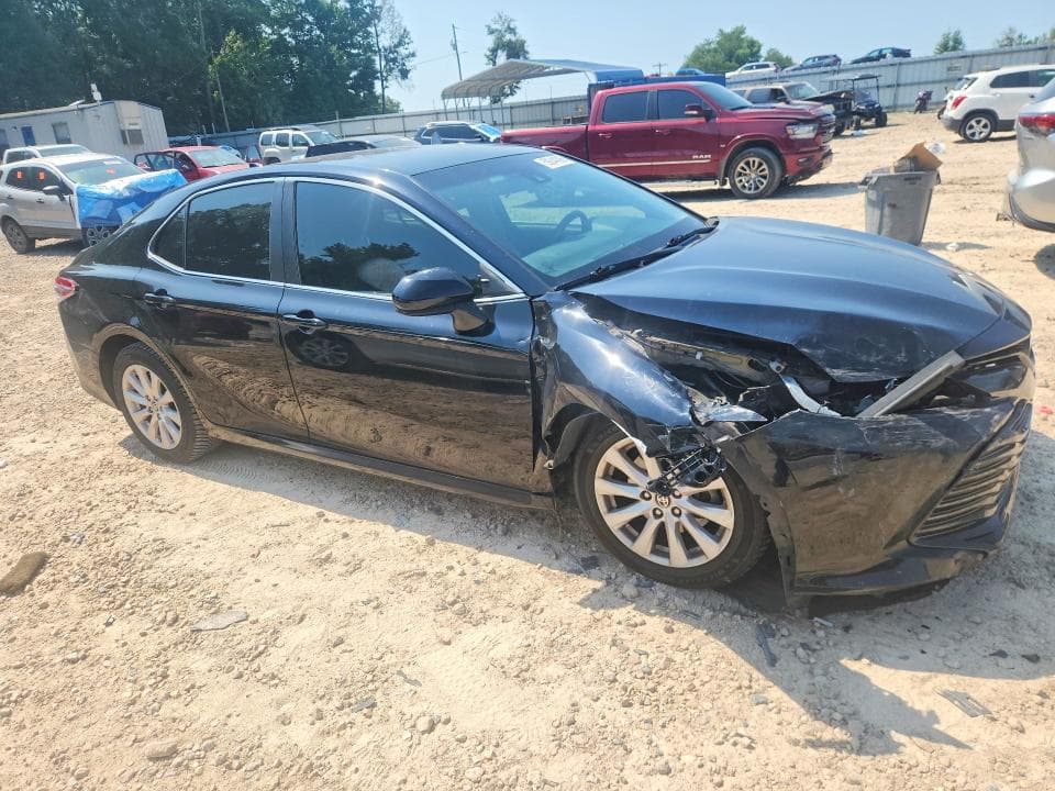 2020 TOYOTA CAMRY LE 4