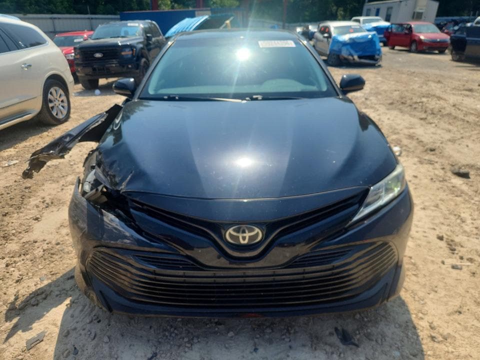 2020 TOYOTA CAMRY LE 5
