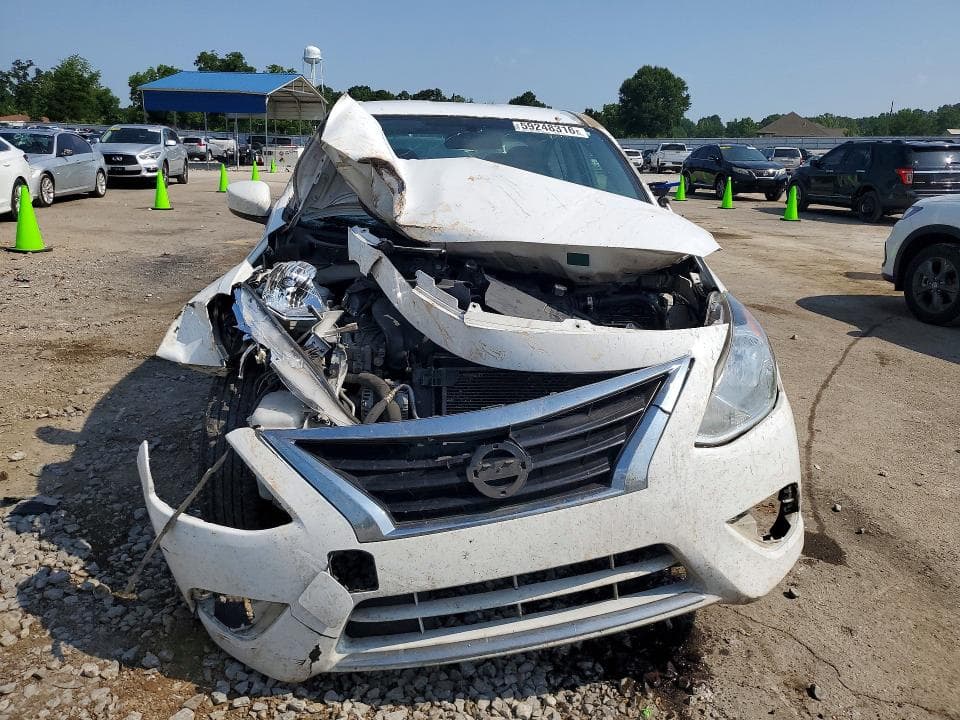 2018 NISSAN VERSA SV SV 5