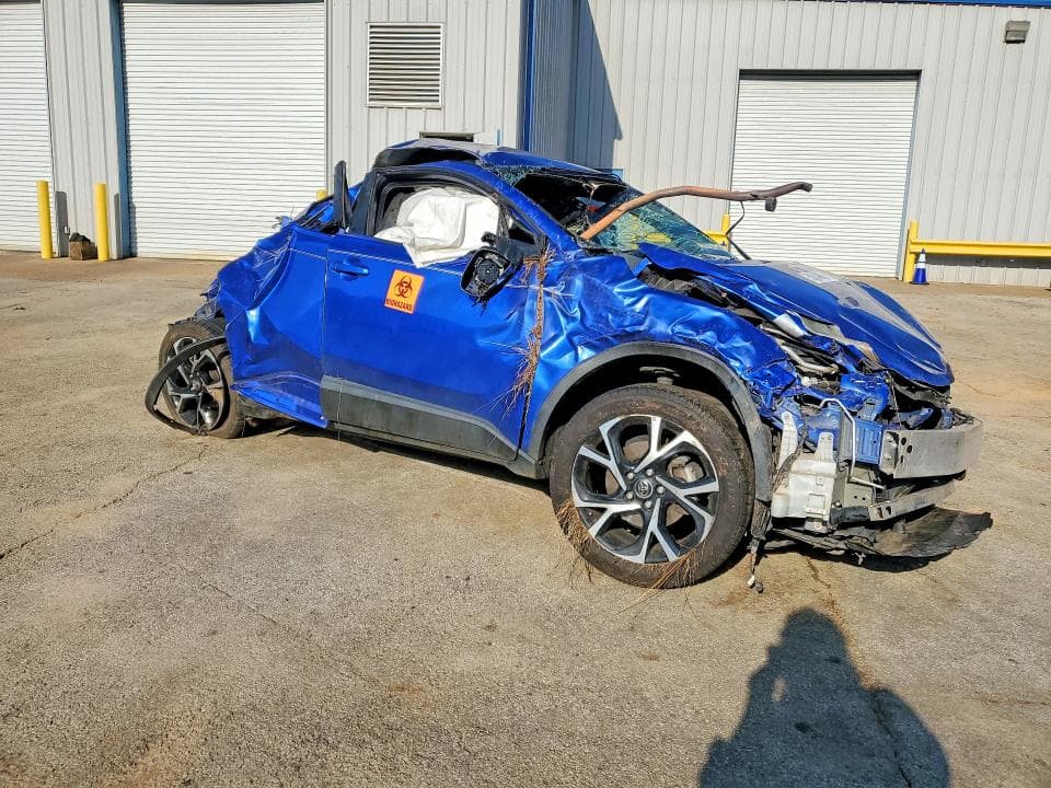 2018 TOYOTA C-HR XLE PREMIUM 4
