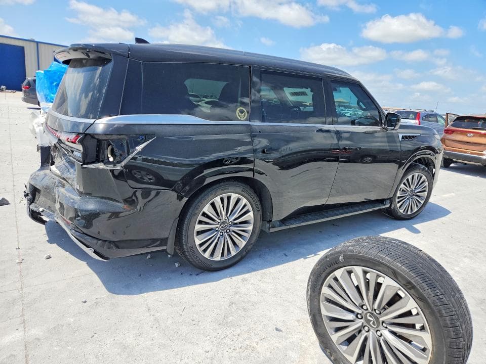 2025 INFINITI QX80 LUXE 3
