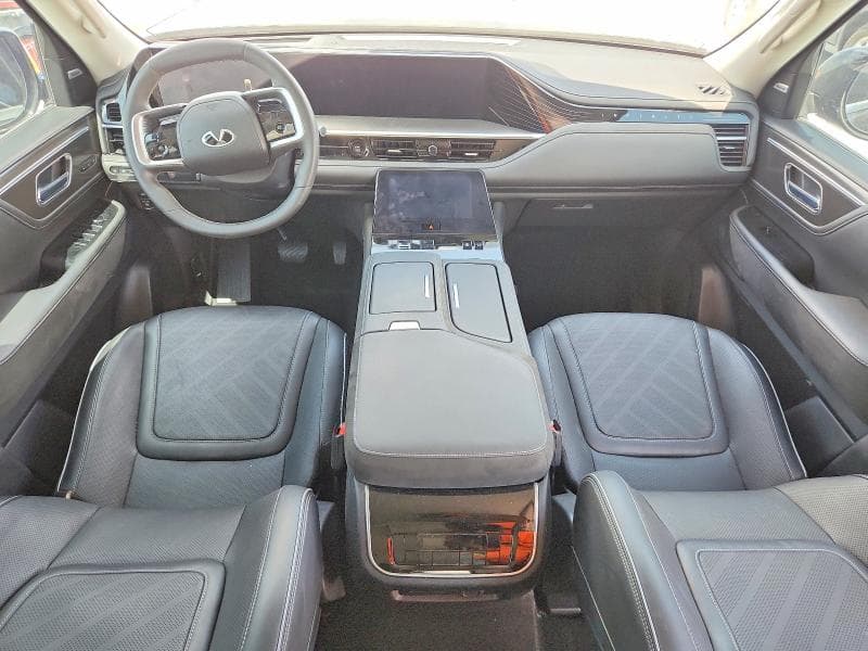 2025 INFINITI QX80 LUXE 8