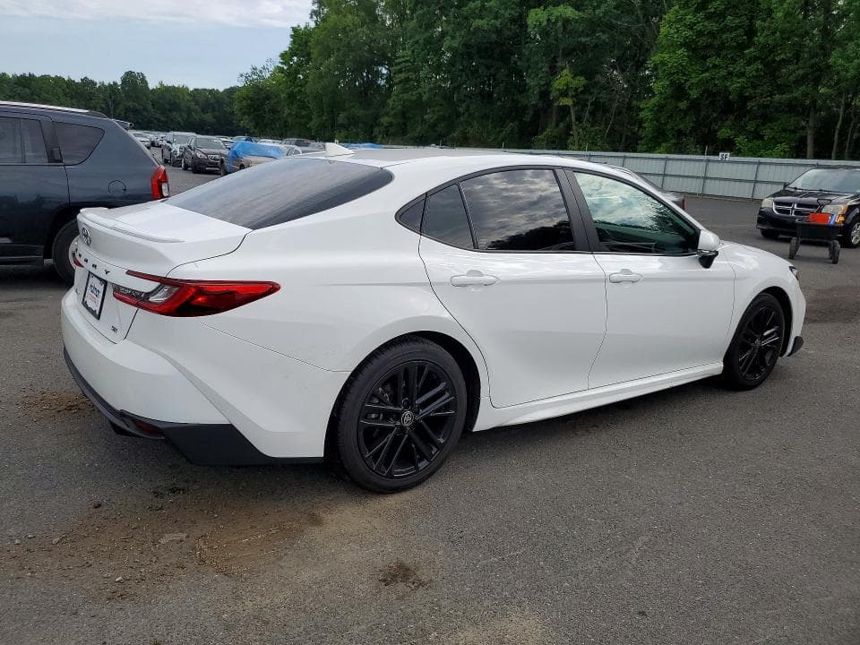 2025 TOYOTA CAMRY SE 3