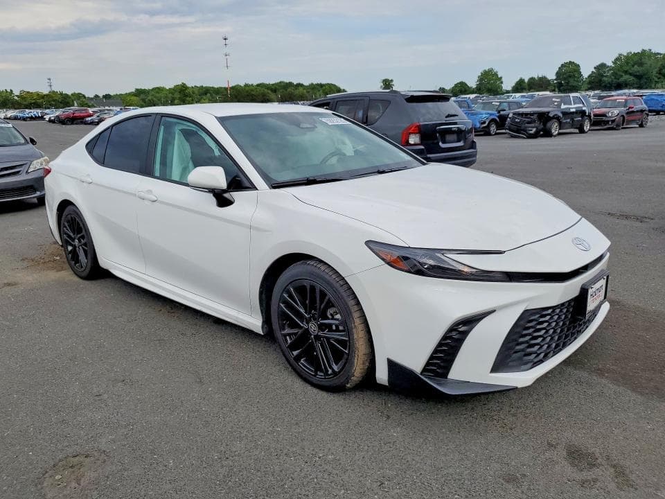 2025 TOYOTA CAMRY SE 4