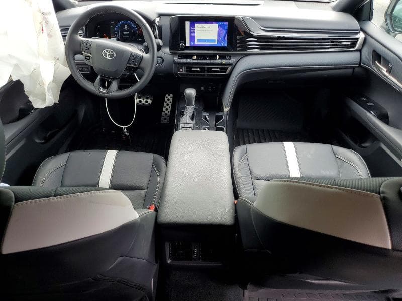 2025 TOYOTA CAMRY SE 8