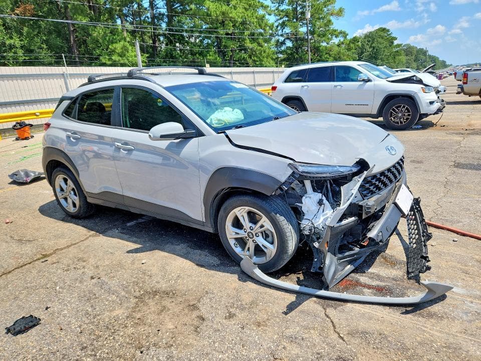 2023 HYUNDAI KONA SEL 4