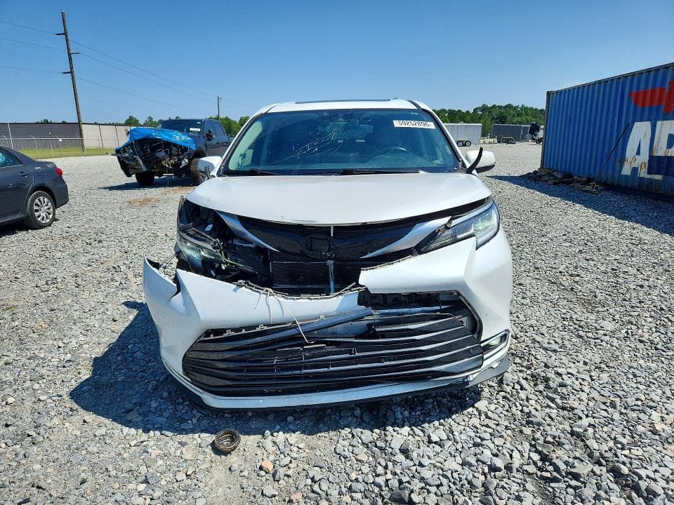 2022 TOYOTA SIENNA LIMITED 7-PASSENGER LIMITED 7-PASSENGER 5