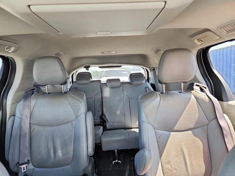 2022 TOYOTA SIENNA LIMITED 7-PASSENGER LIMITED 7-PASSENGER 10