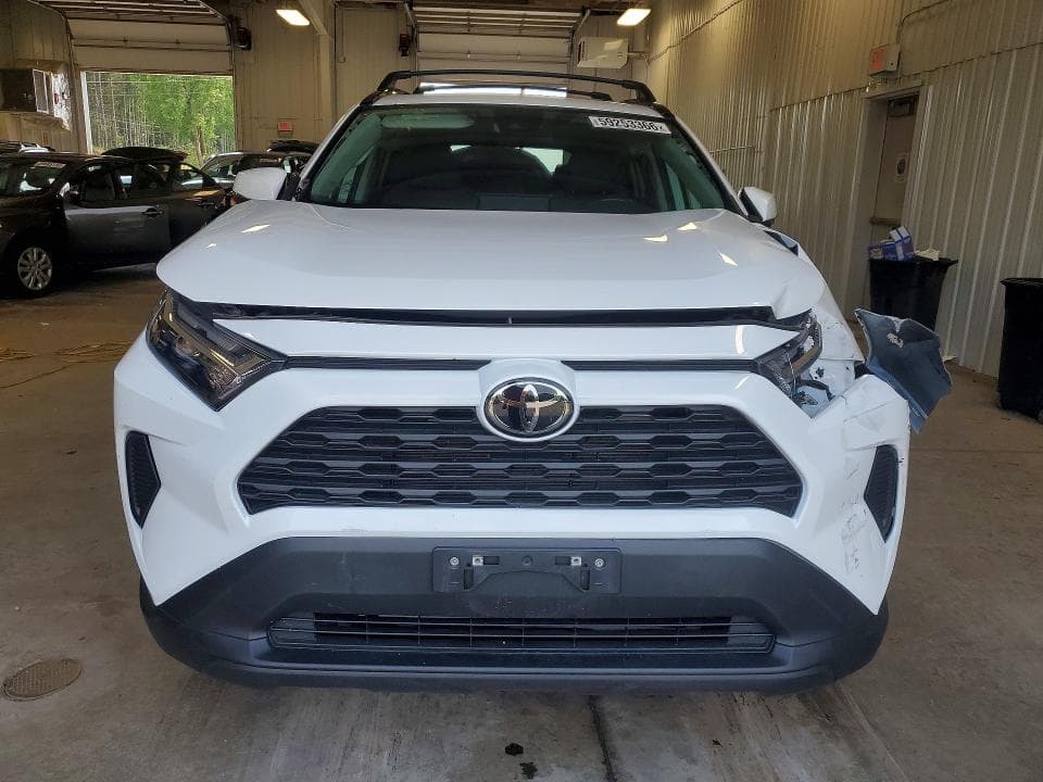 2023 TOYOTA RAV4 XLE 5