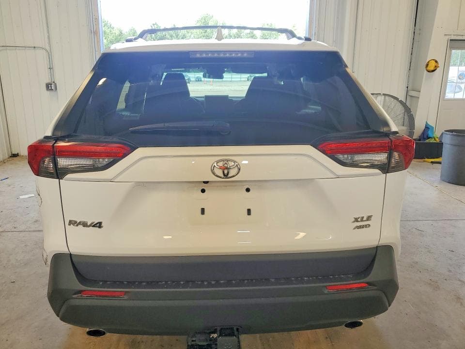 2023 TOYOTA RAV4 XLE 6