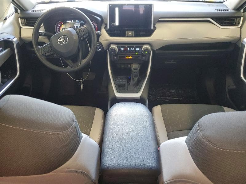2023 TOYOTA RAV4 XLE 8