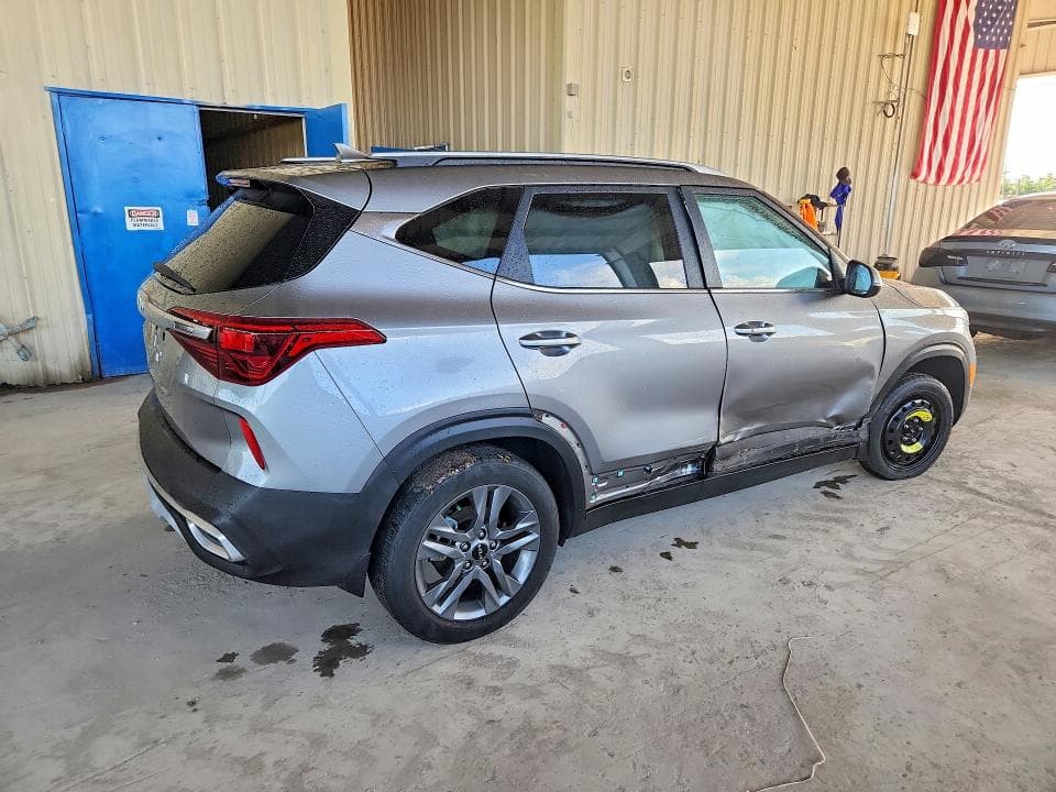 2023 KIA SELTOS S 3