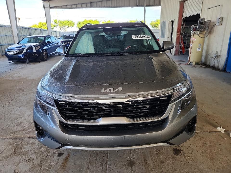 2023 KIA SELTOS S 5