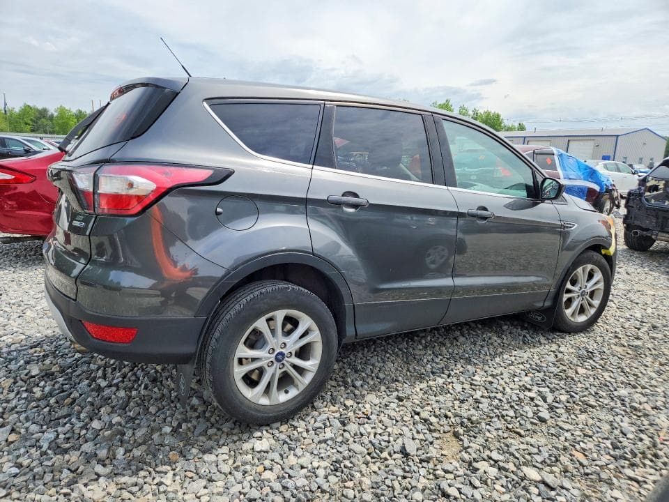 2017 FORD ESCAPE SE 3