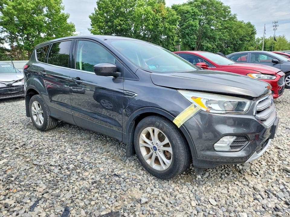 2017 FORD ESCAPE SE 4