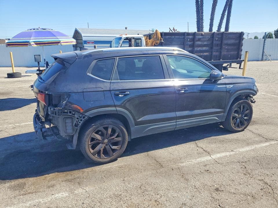 2022 VOLKSWAGEN TAOS SE 3