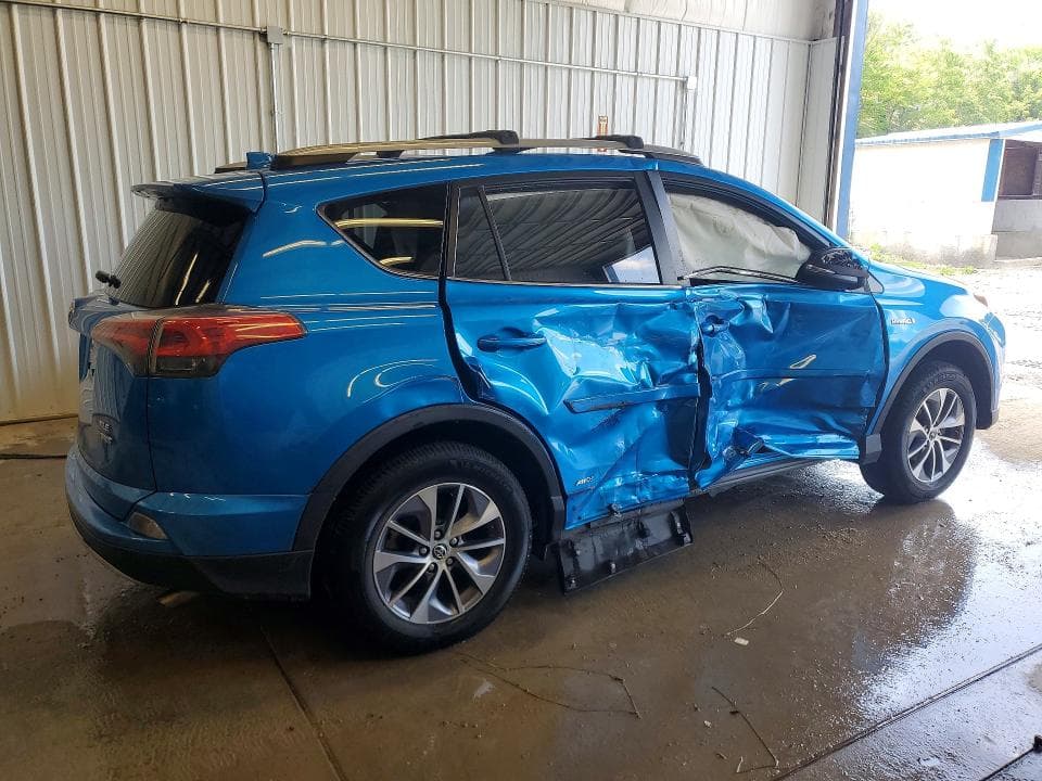 2018 TOYOTA RAV 4 3