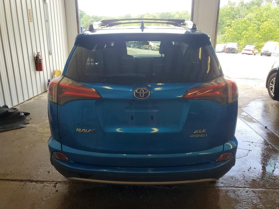 2018 TOYOTA RAV 4 6