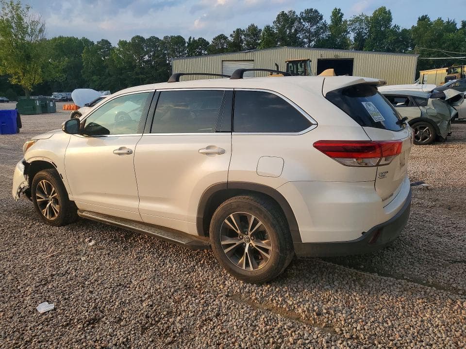 2017 TOYOTA HIGHLANDER LE PLUS 2